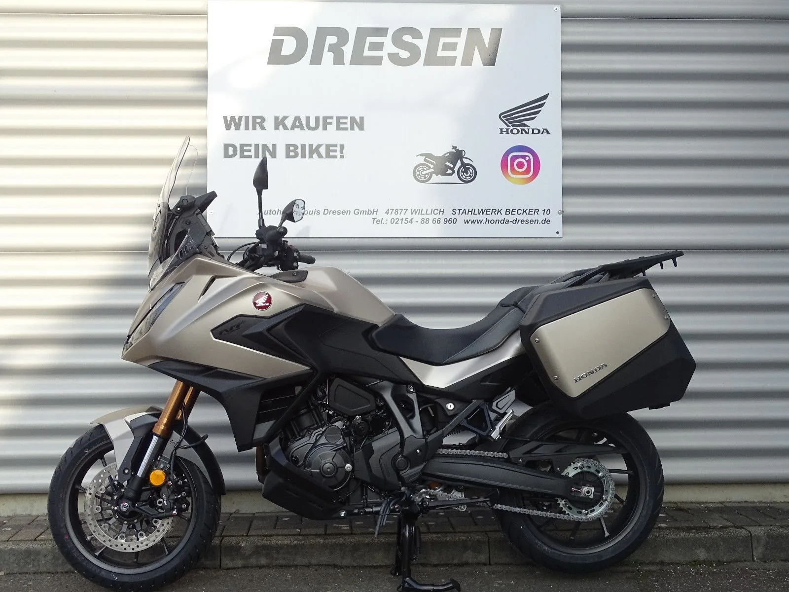 Honda NT1100 DCT Electronic Suspension