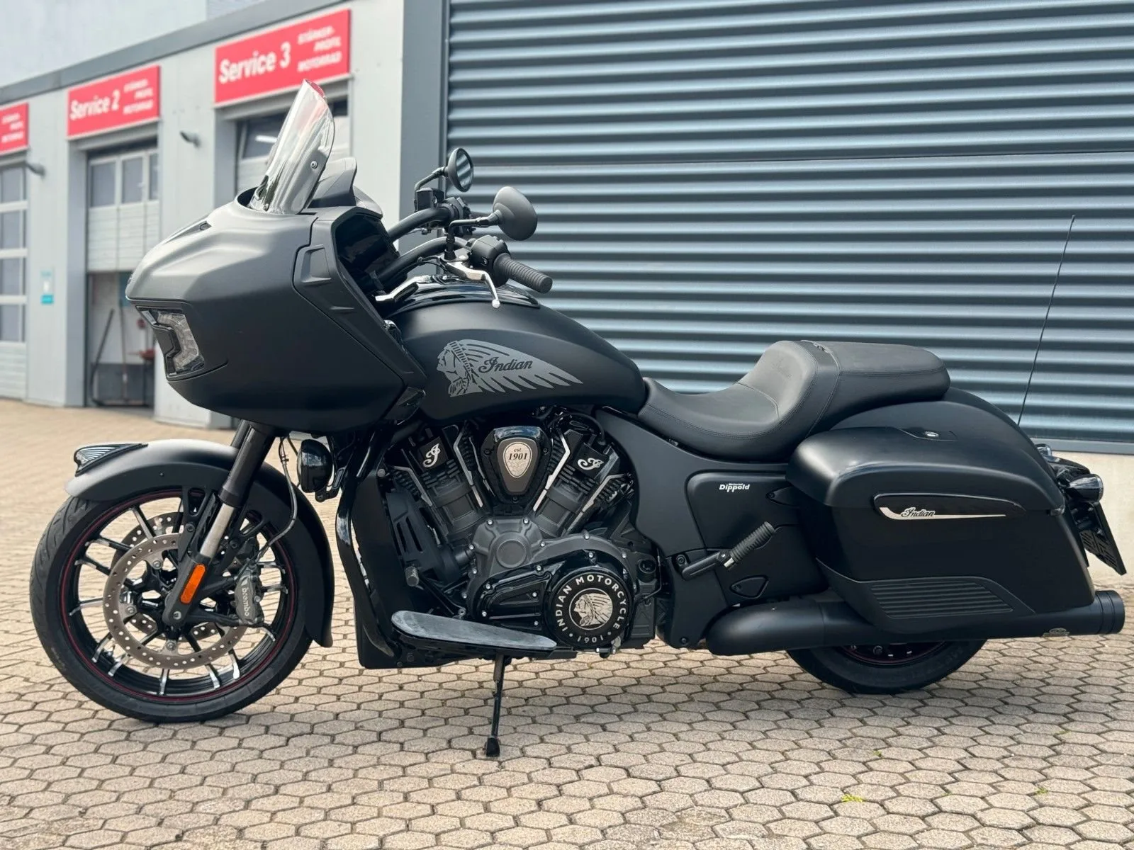 Indian Challenger Dark Horse