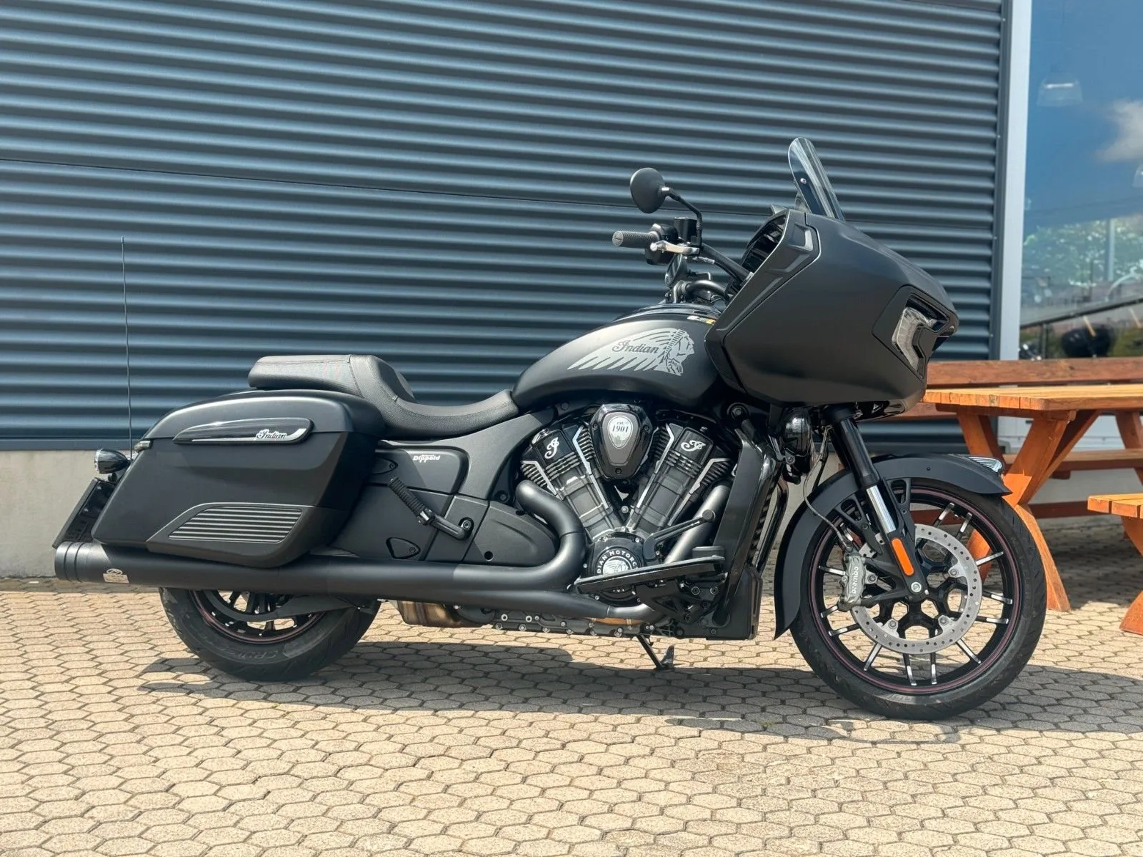 Indian Challenger Dark Horse