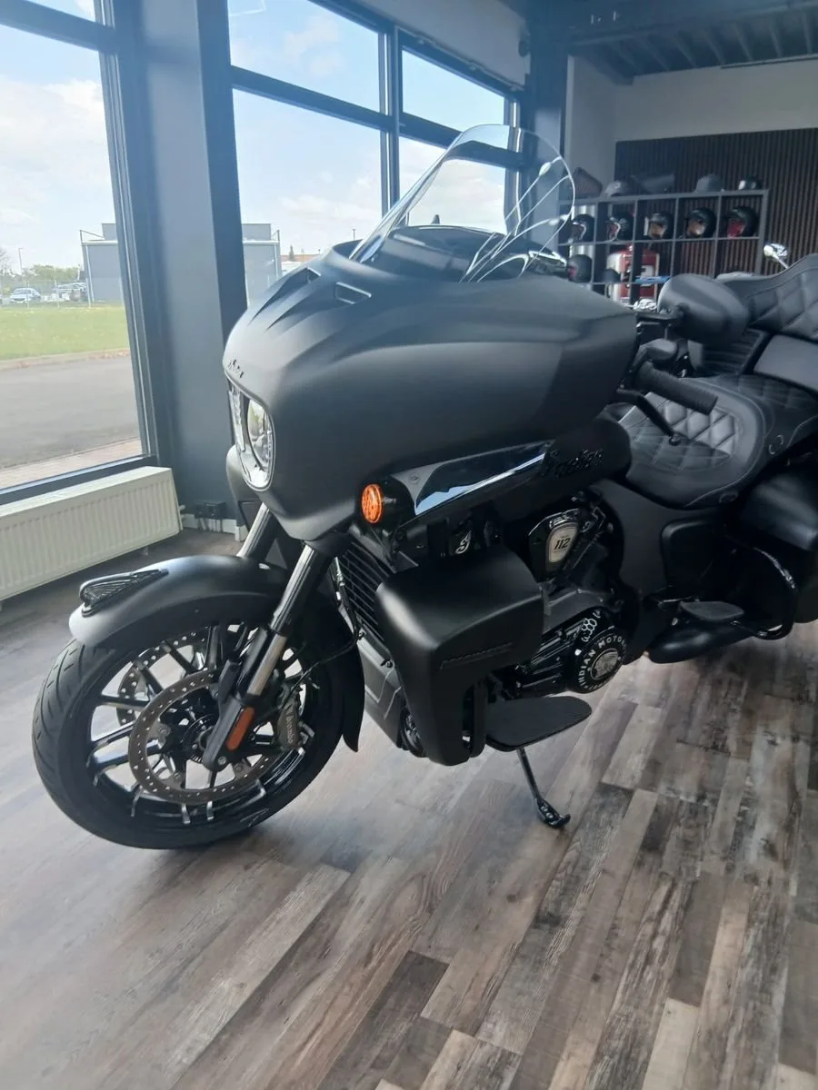 Indian Roadmaster Powerplus Dark Horse with 112 Package