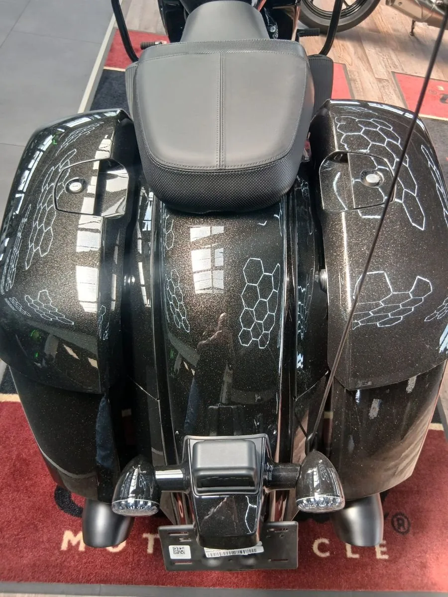 Indian Chieftain Powerplus Dark Horse with 112 Package