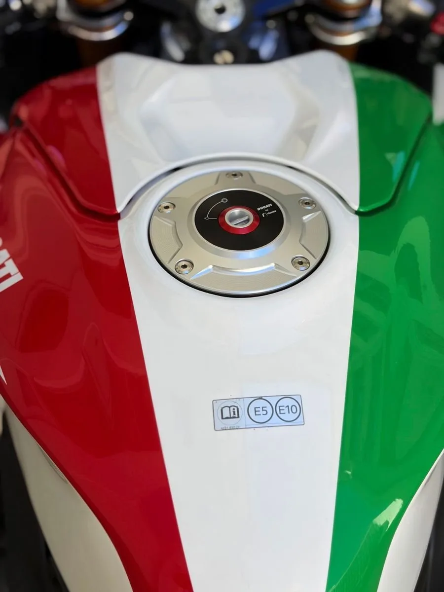 Ducati Panigale V4 Tricolore