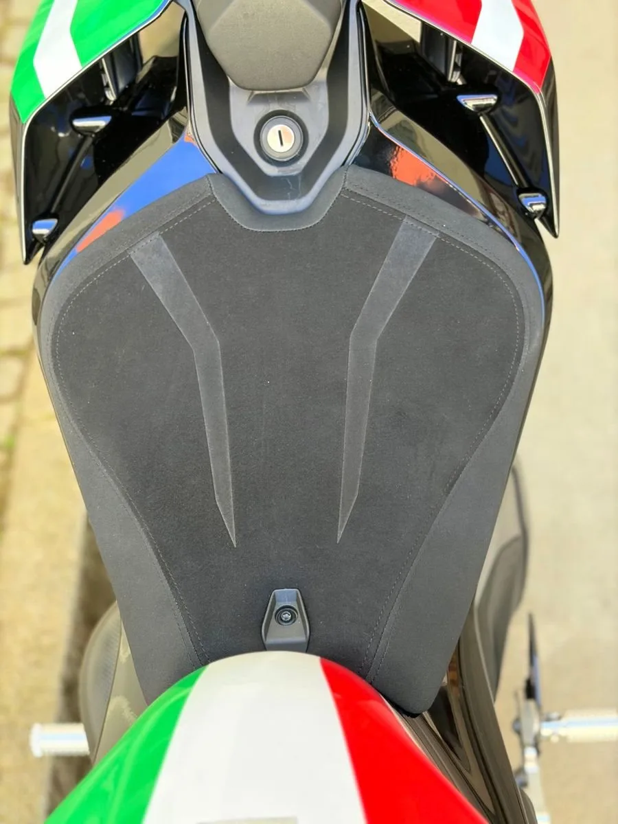 Ducati Panigale V4 Tricolore