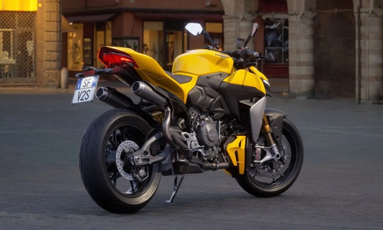 Ducati Streetfighter V2 S