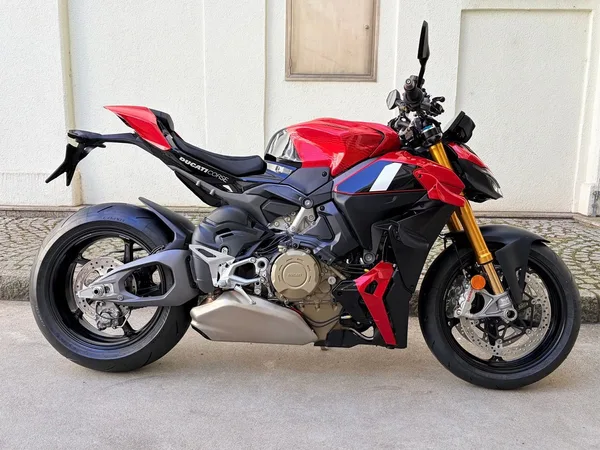 Ducati Streetfighter V4 S