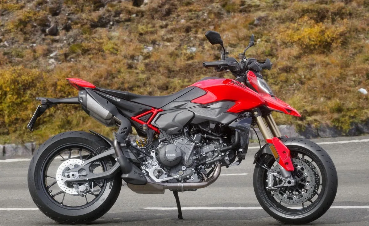 Ducati Hypermotard V2