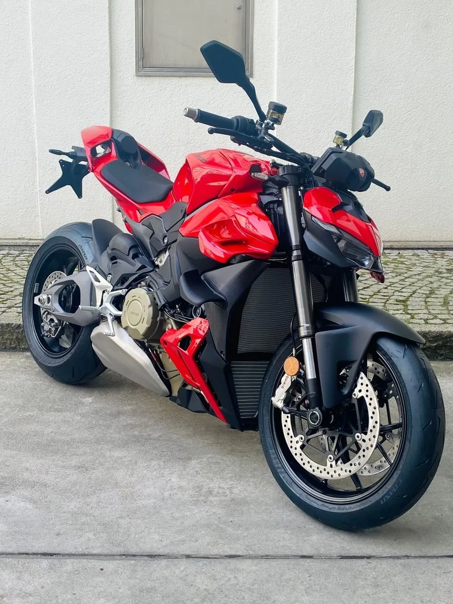 Ducati Streetfighter V4