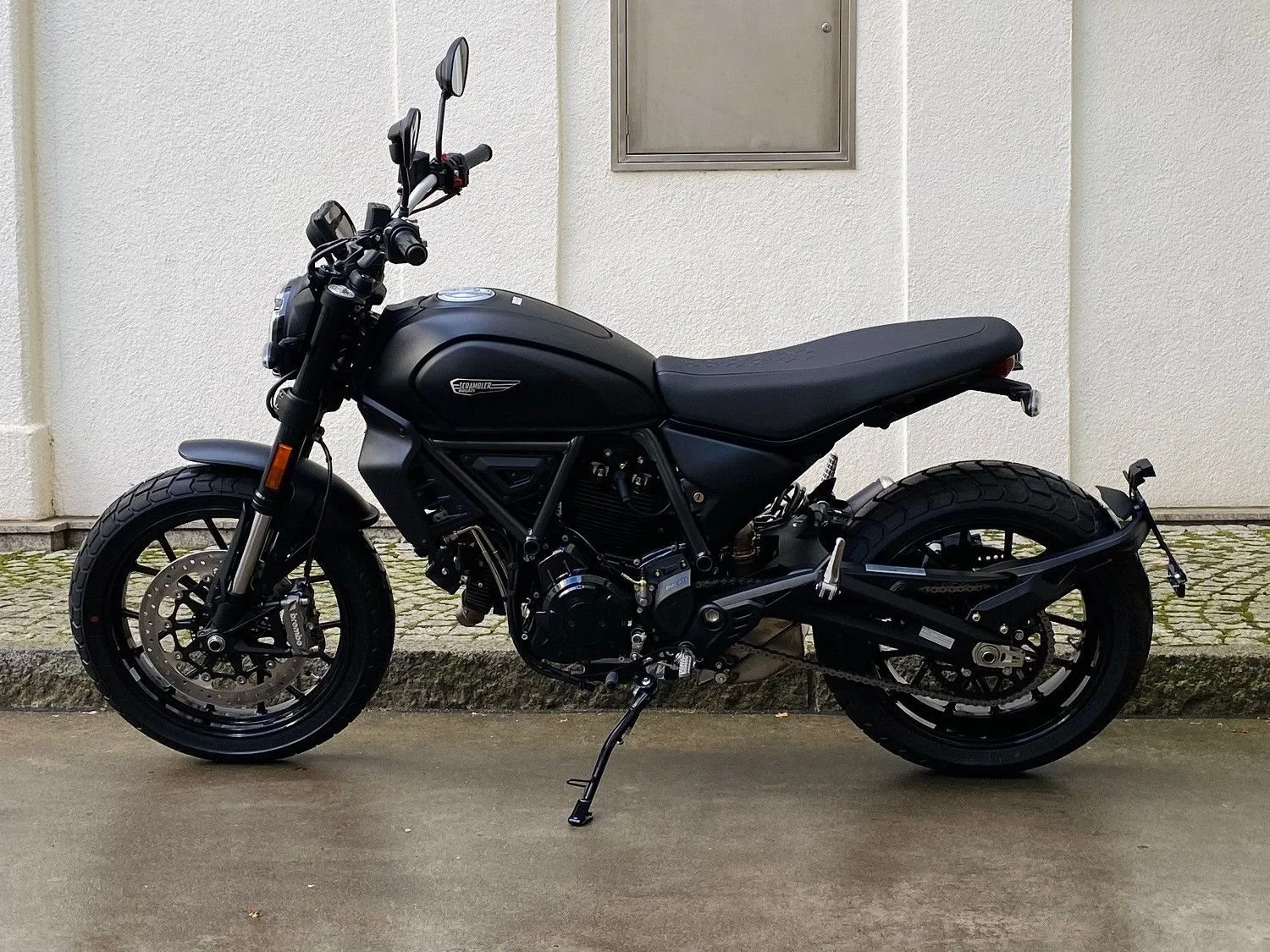 Ducati Scrambler Icon Dark