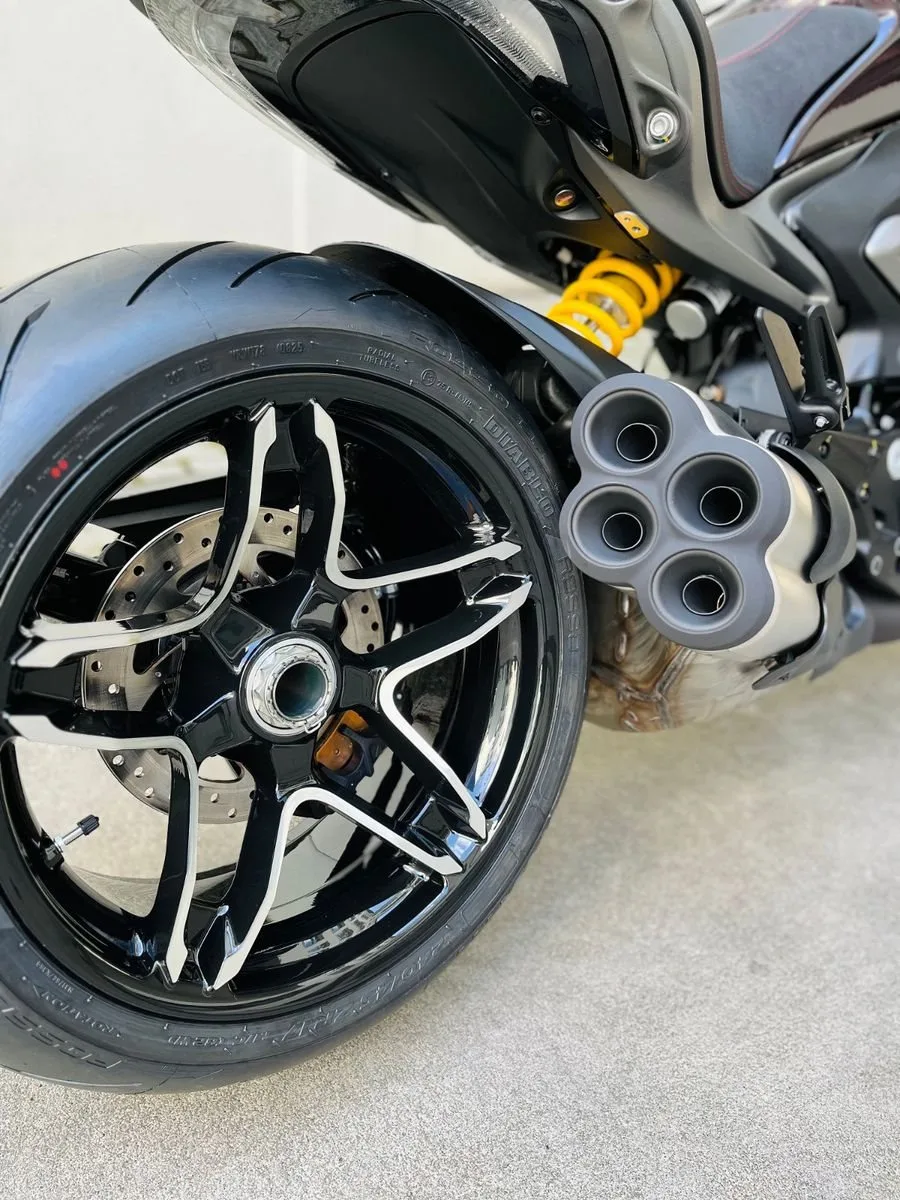 Ducati XDiavel V4