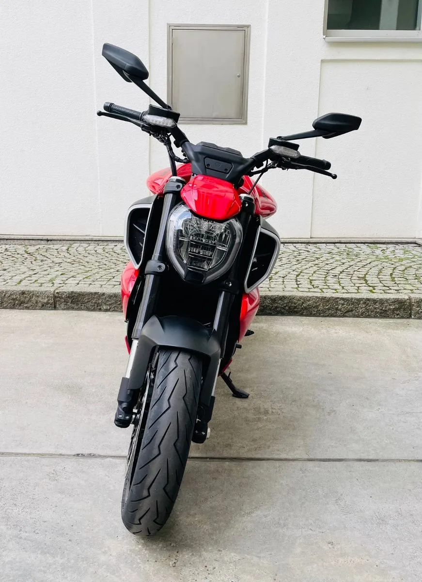 Ducati Diavel V4