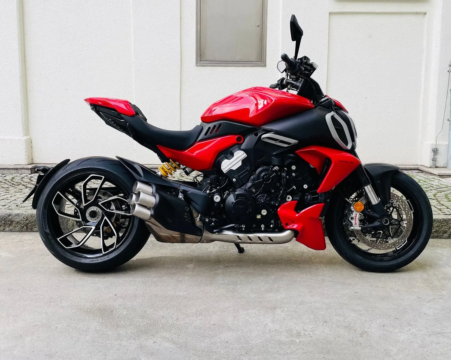 Ducati Diavel V4