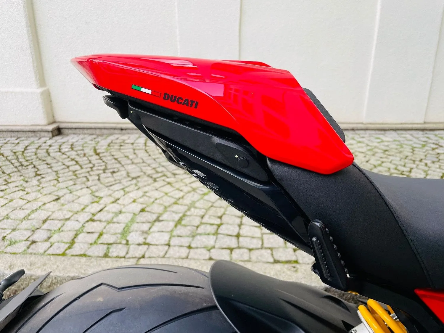 Ducati Diavel V4