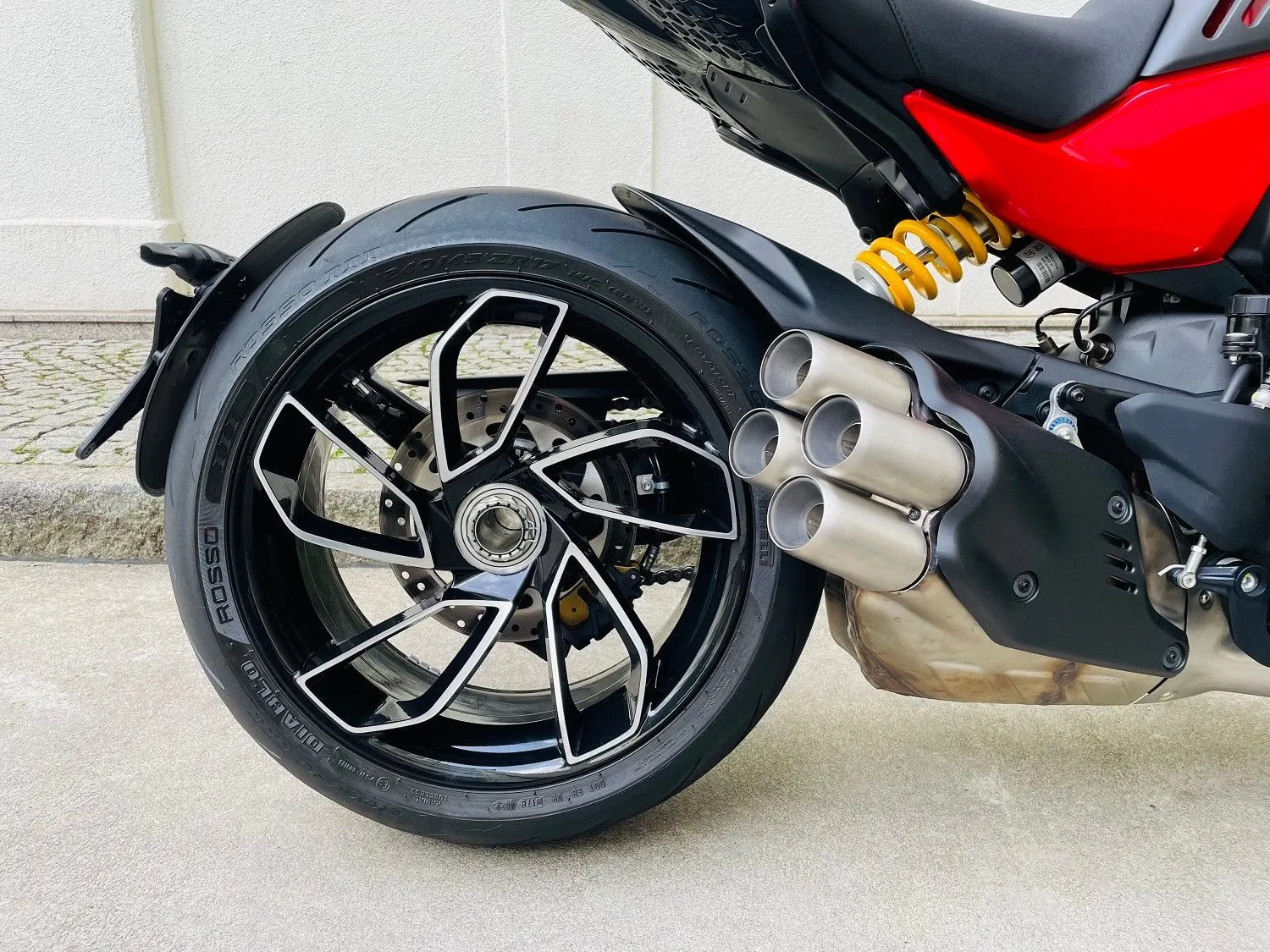 Ducati Diavel V4