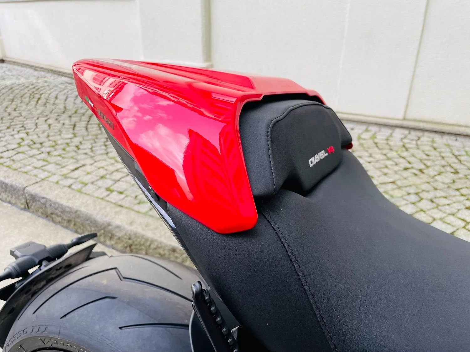 Ducati Diavel V4