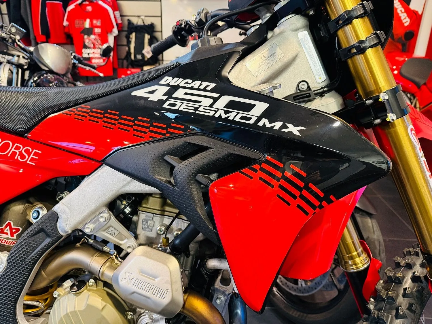 Ducati Desmo450 MX Factory
