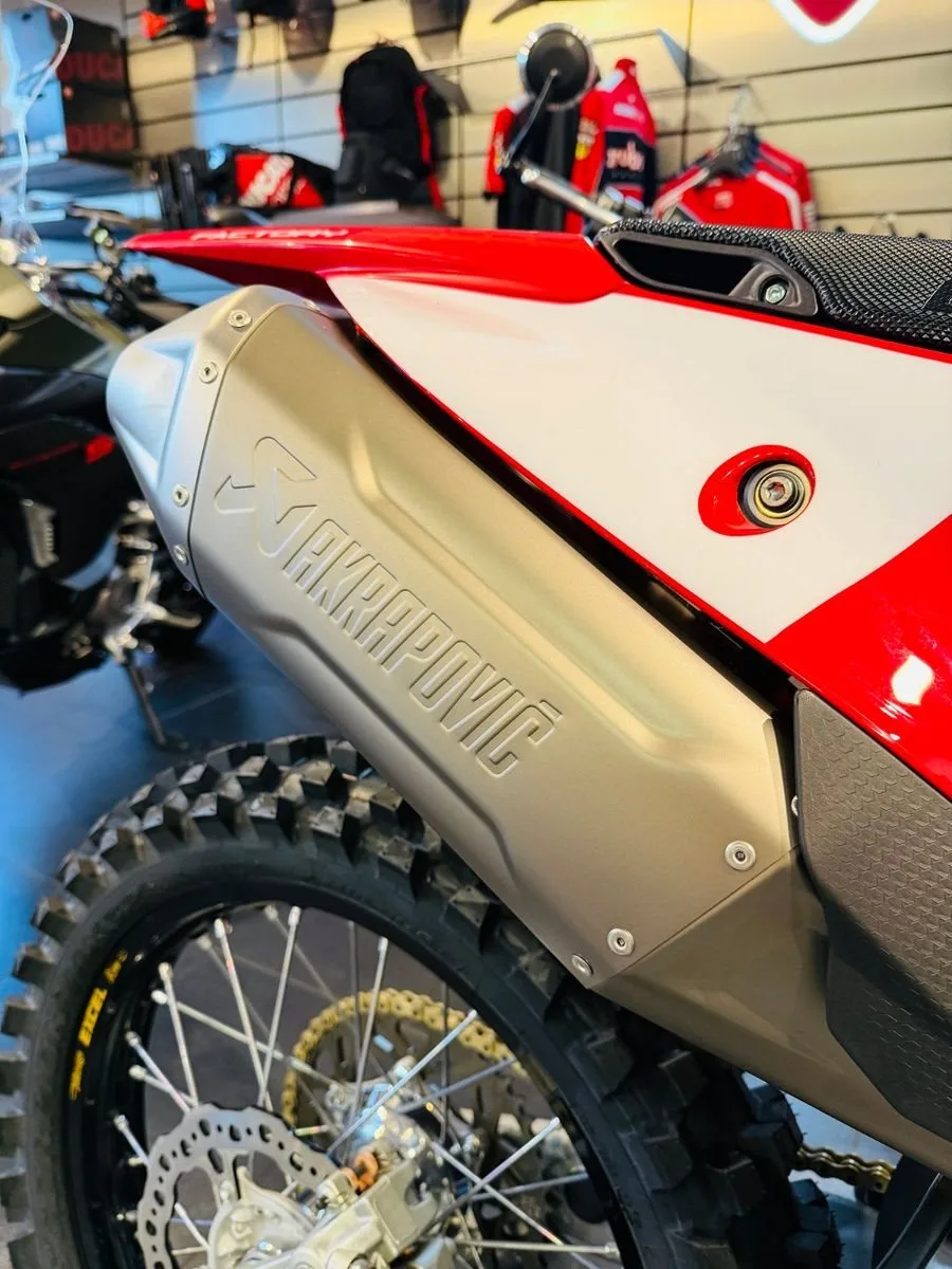 Ducati Desmo450 MX Factory