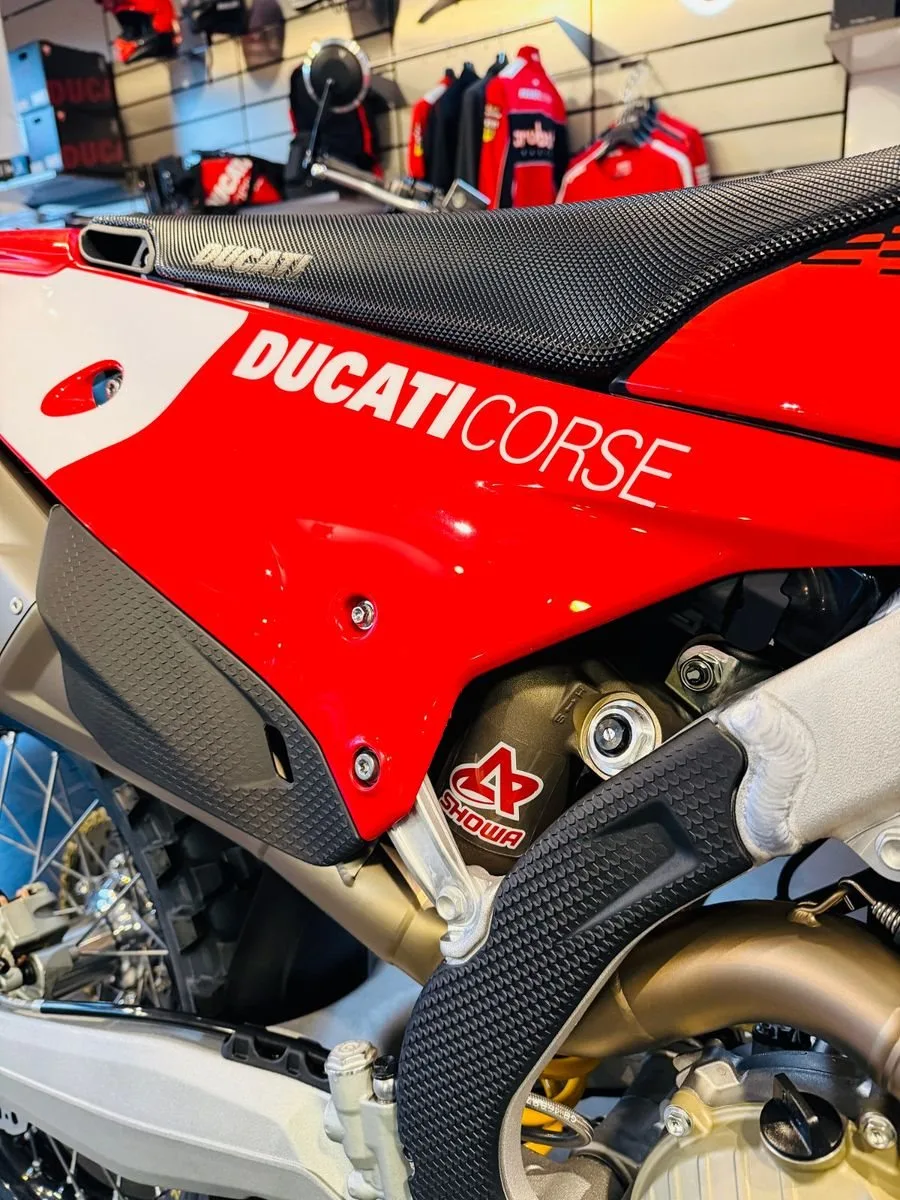 Ducati Desmo450 MX Factory