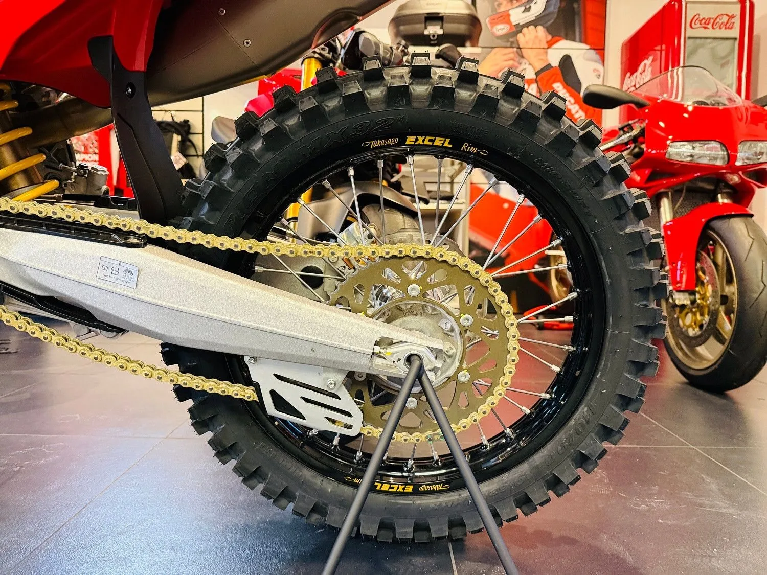 Ducati Desmo450 MX Factory