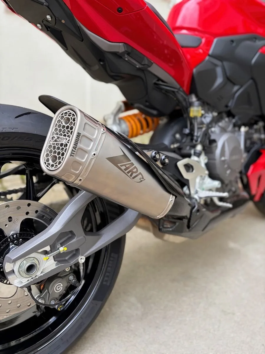 Ducati Streetfighter V2 S