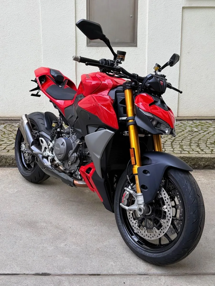 Ducati Streetfighter V2 S