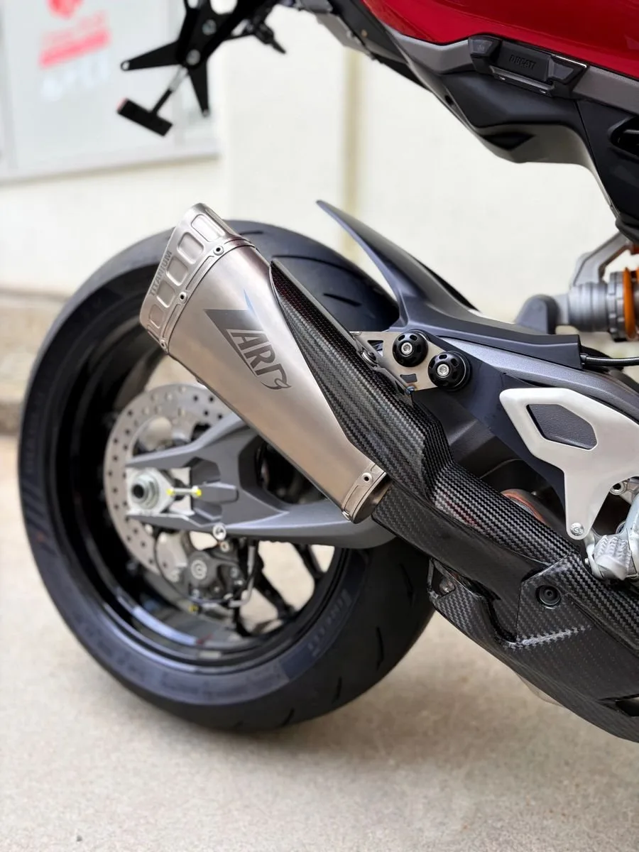 Ducati Streetfighter V2 S