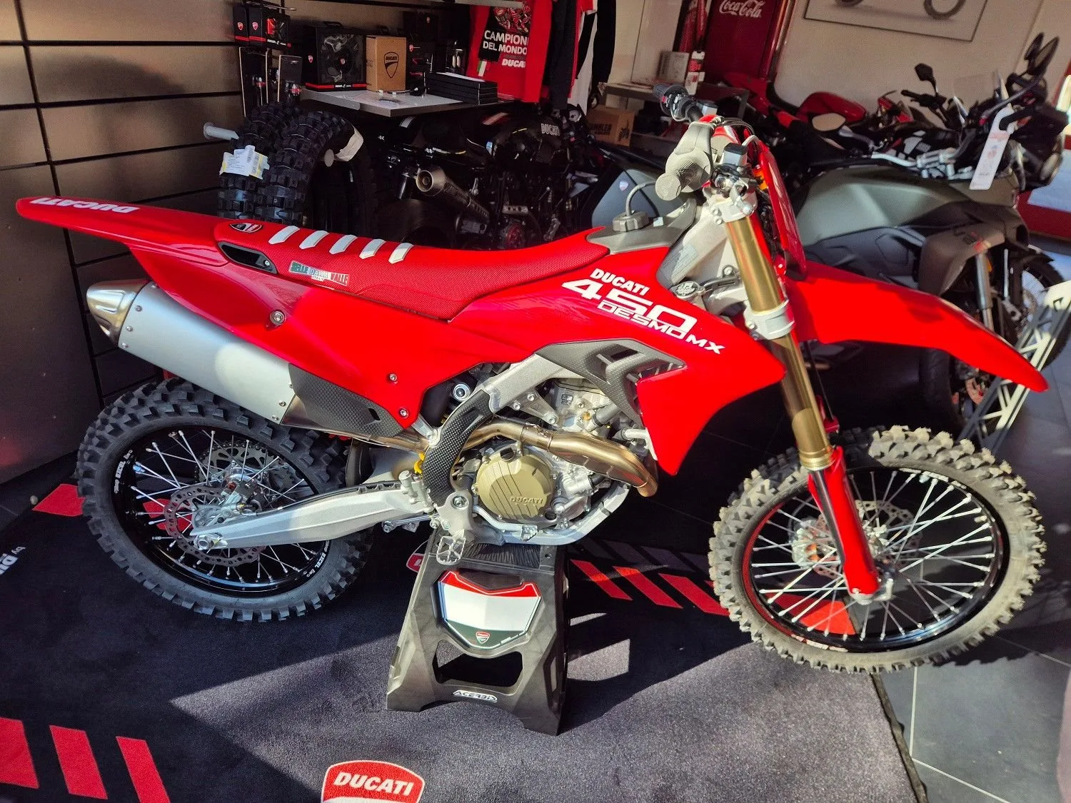 Ducati Desmo450 MX