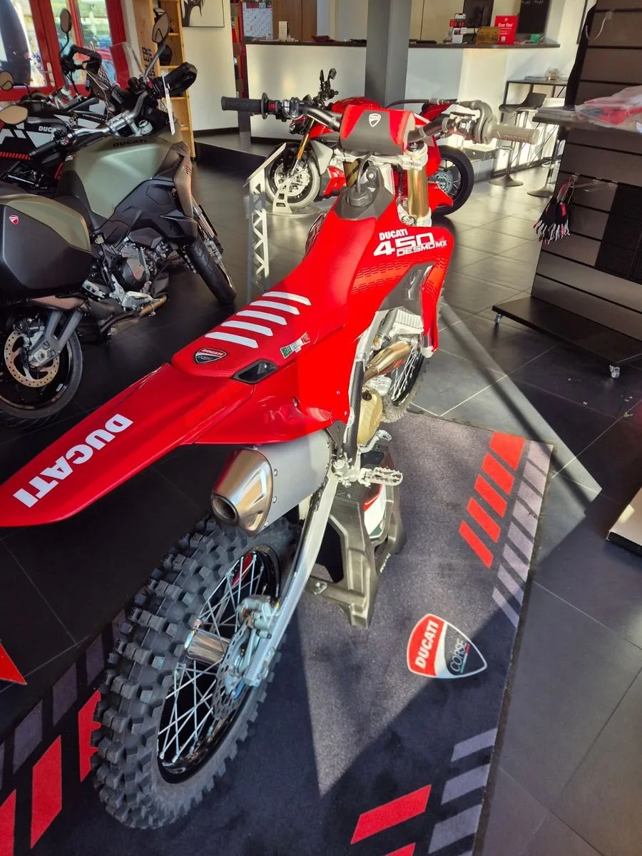 Ducati Desmo450 MX