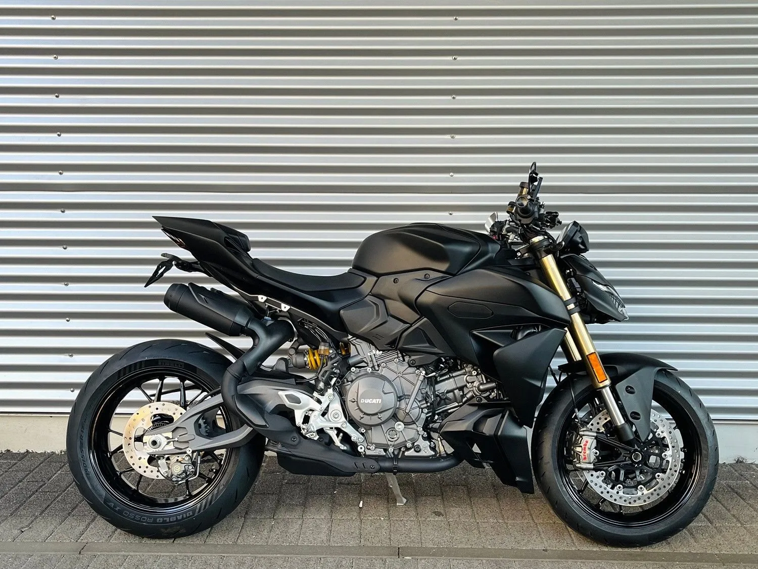 Ducati Streetfighter V2