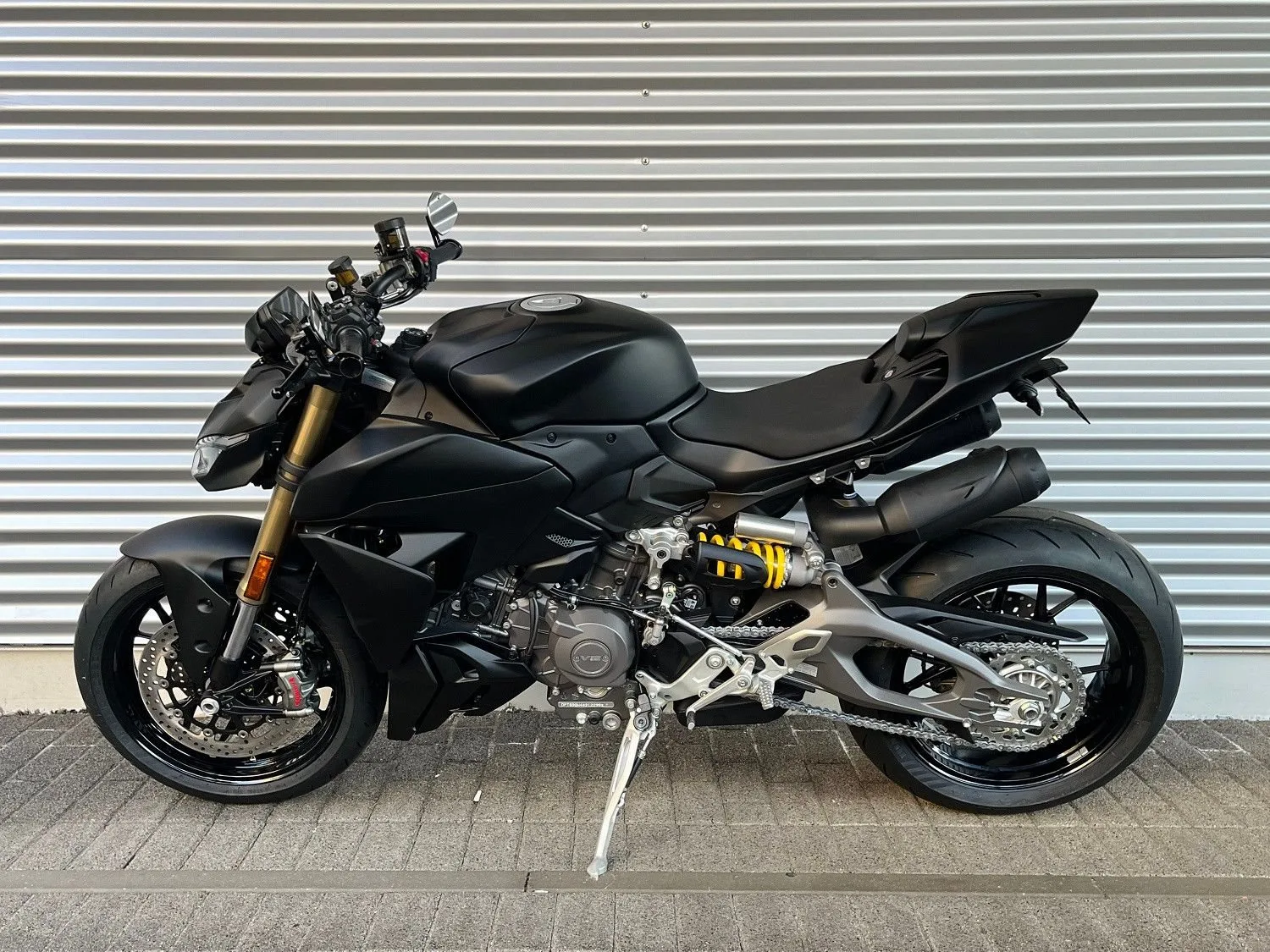 Ducati Streetfighter V2
