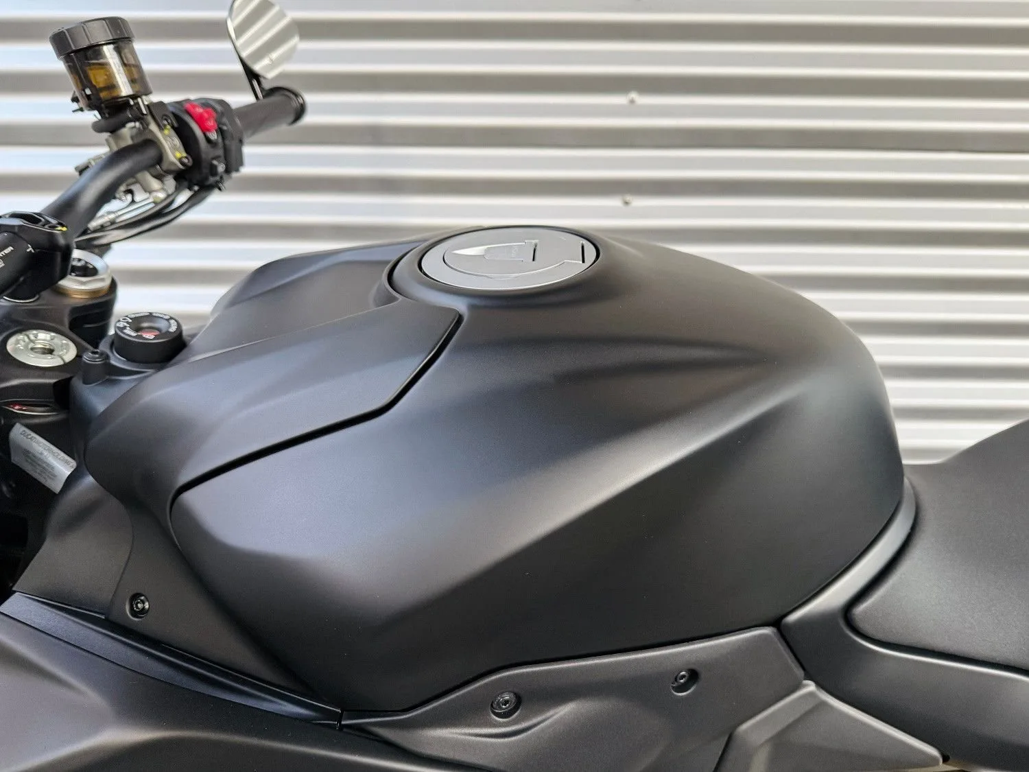 Ducati Streetfighter V2