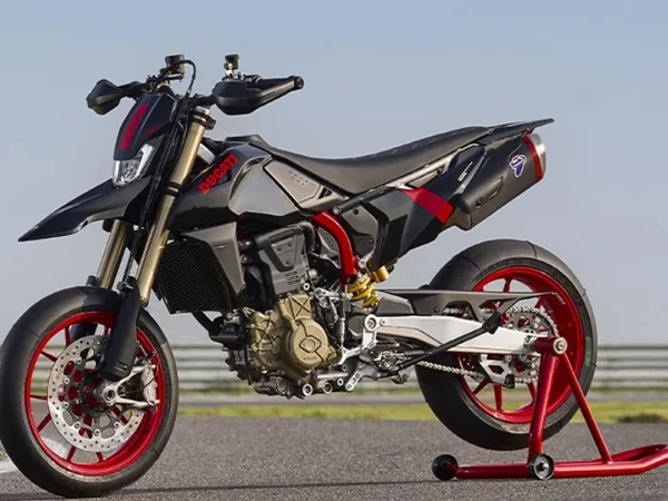 Ducati Hypermotard 698 Mono Nera A2