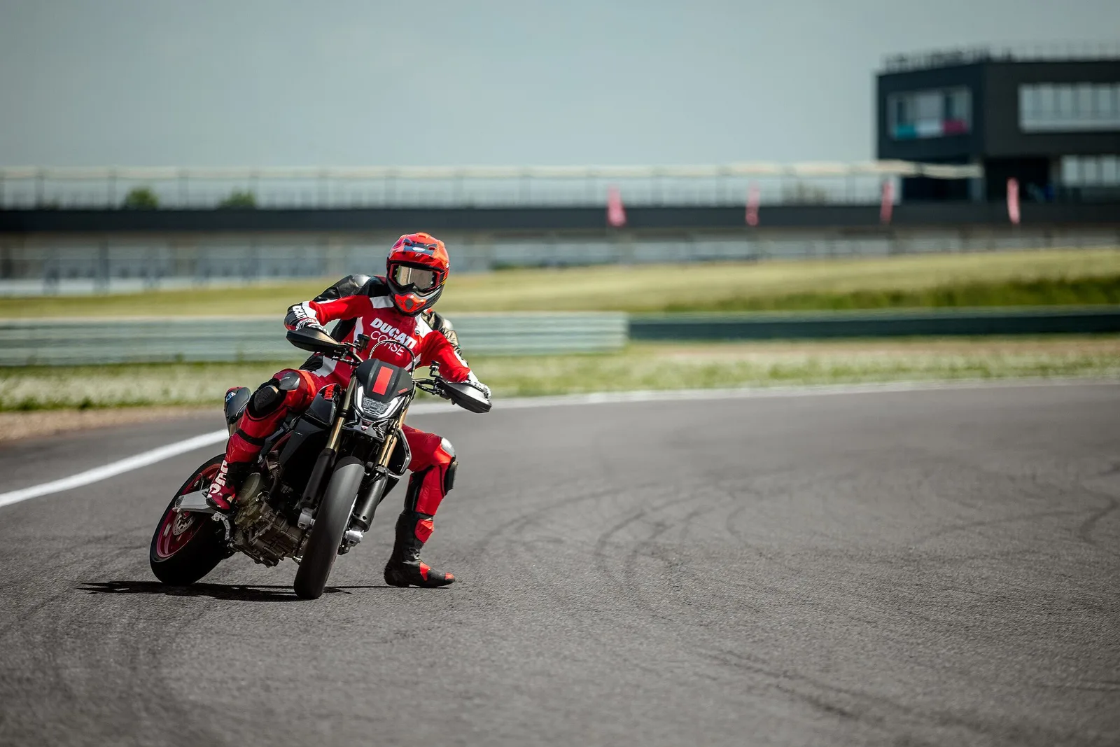 Ducati Hypermotard 698 Mono Nera