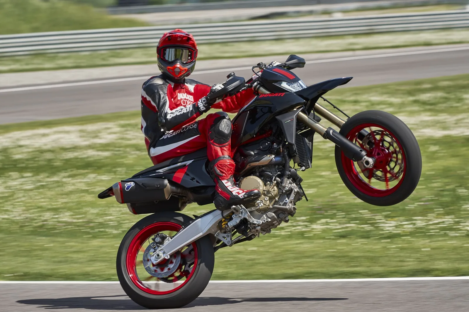 Ducati Hypermotard 698 Mono Nera