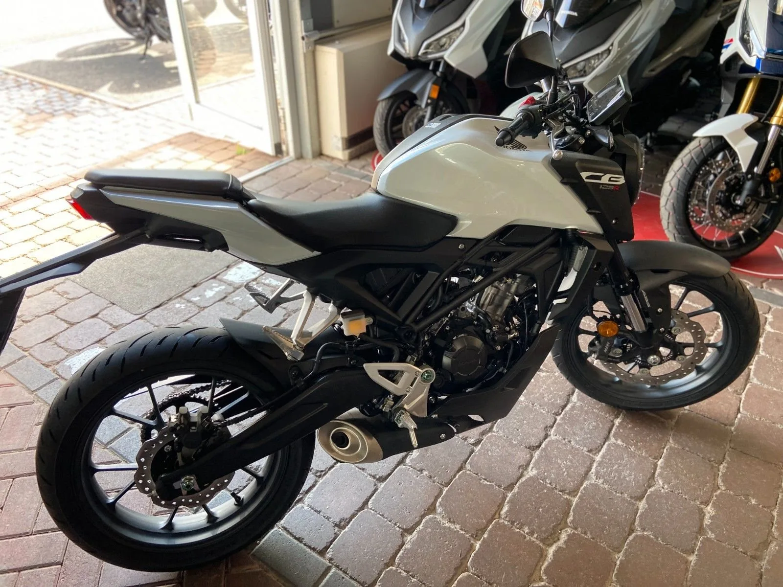 Honda CB125R