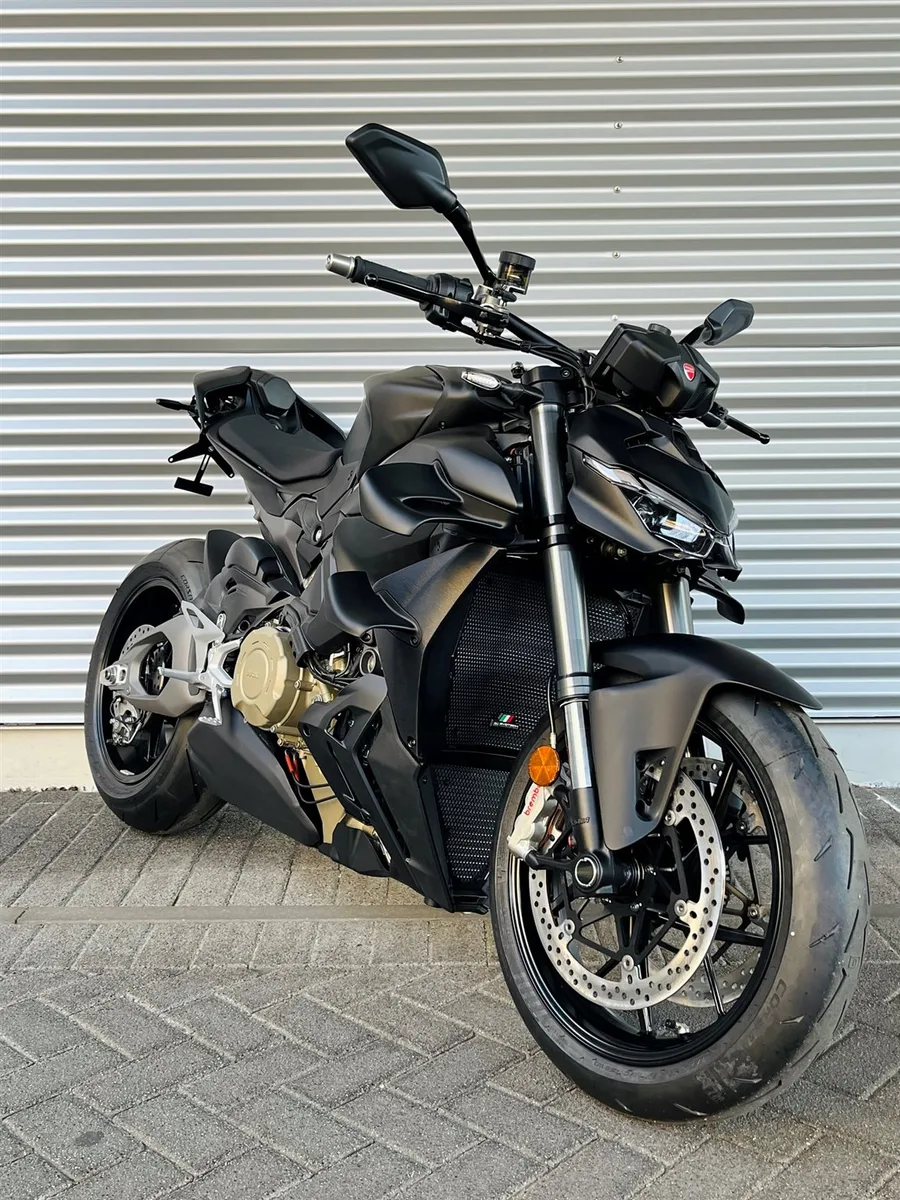 Ducati Streetfighter V4 Ultra Black Edition