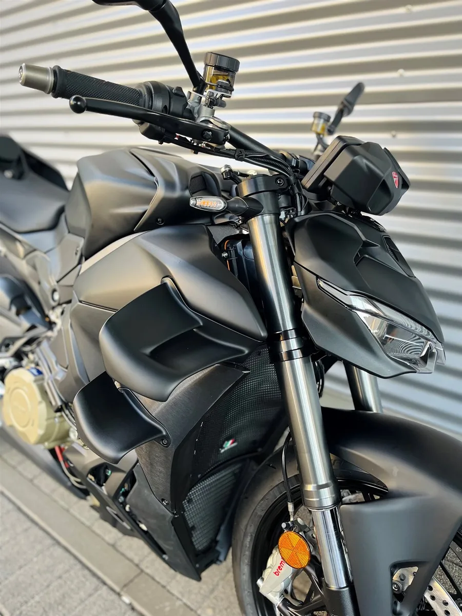Ducati Streetfighter V4 Ultra Black Edition