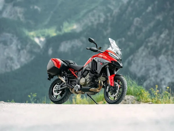 Ducati Multistrada V4 S Travel & Radar