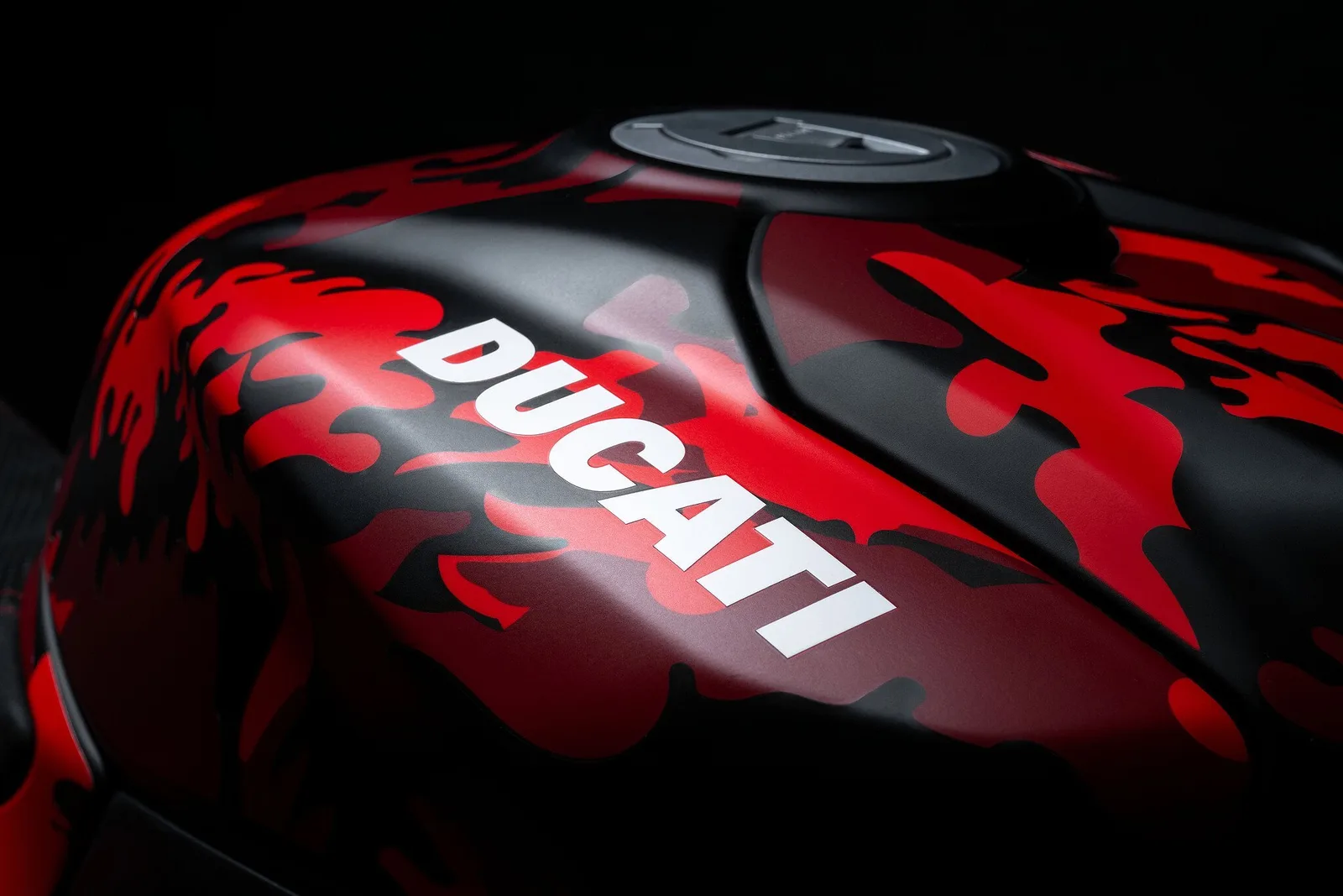 Ducati Panigale V2 FB63