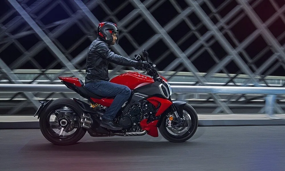 Ducati Diavel V4