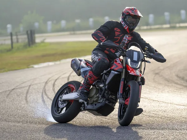 Ducati Hypermotard 698 Mono RVE
