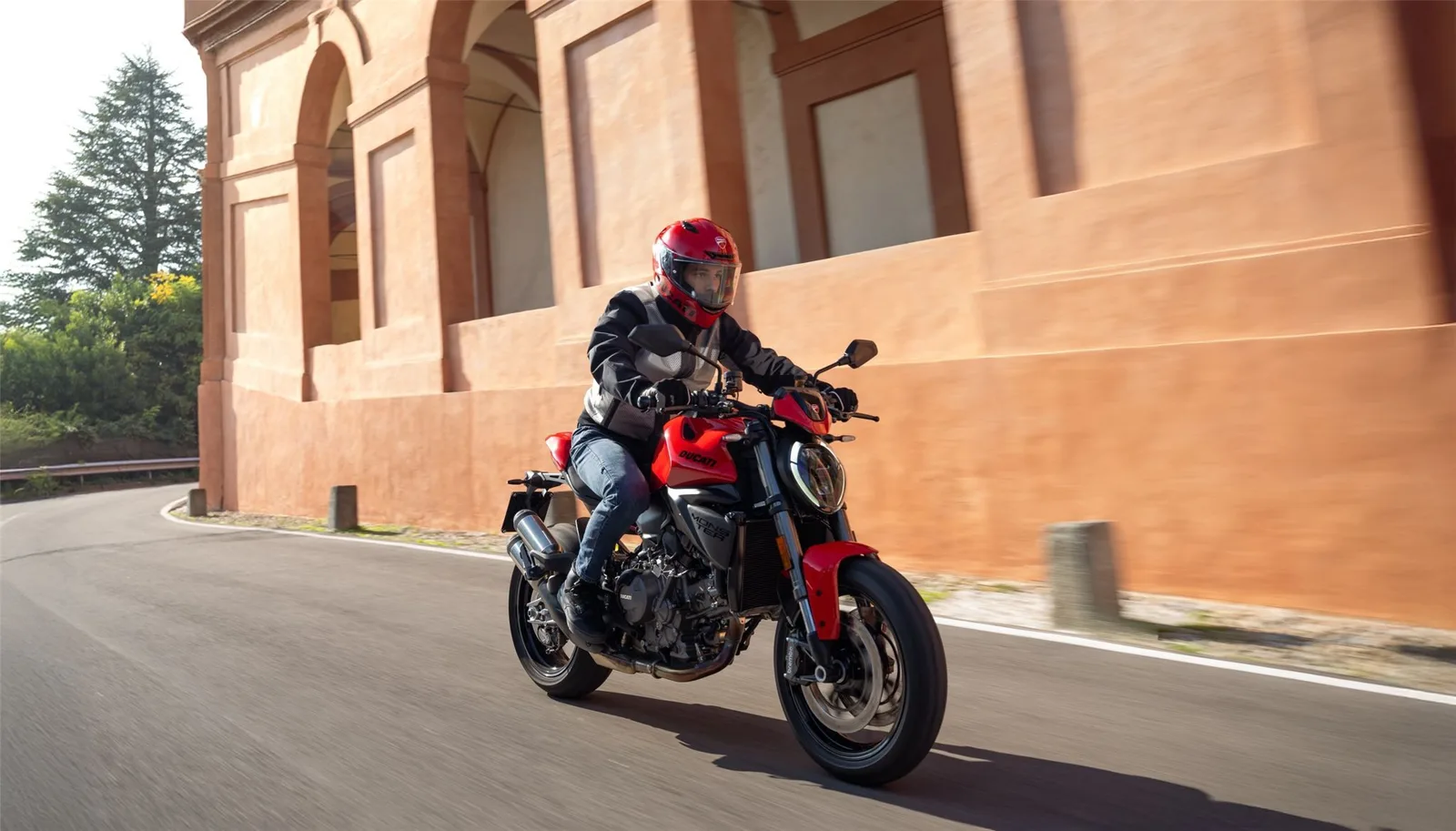 Ducati Monster +