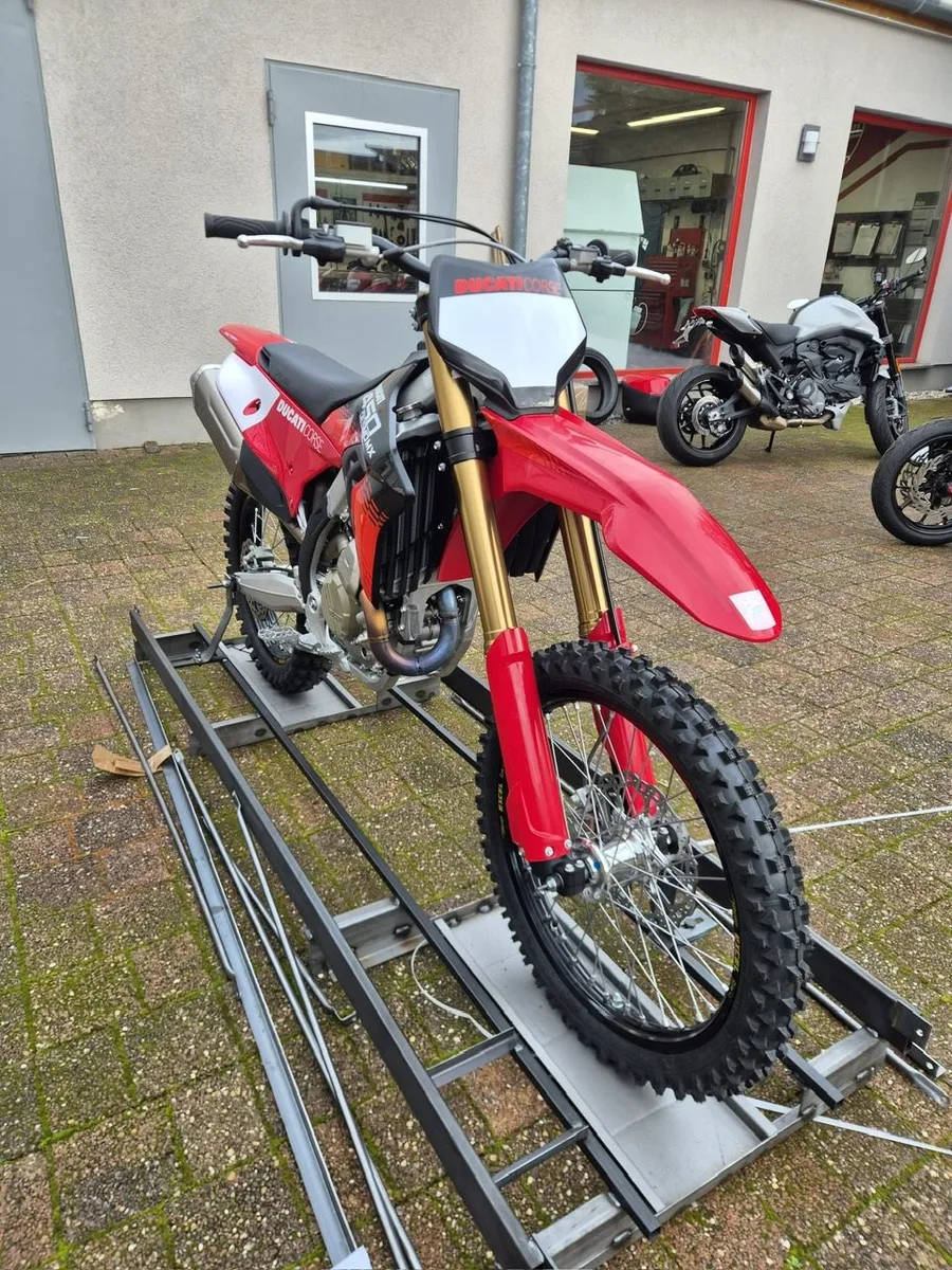 Ducati Desmo450 MX Factory