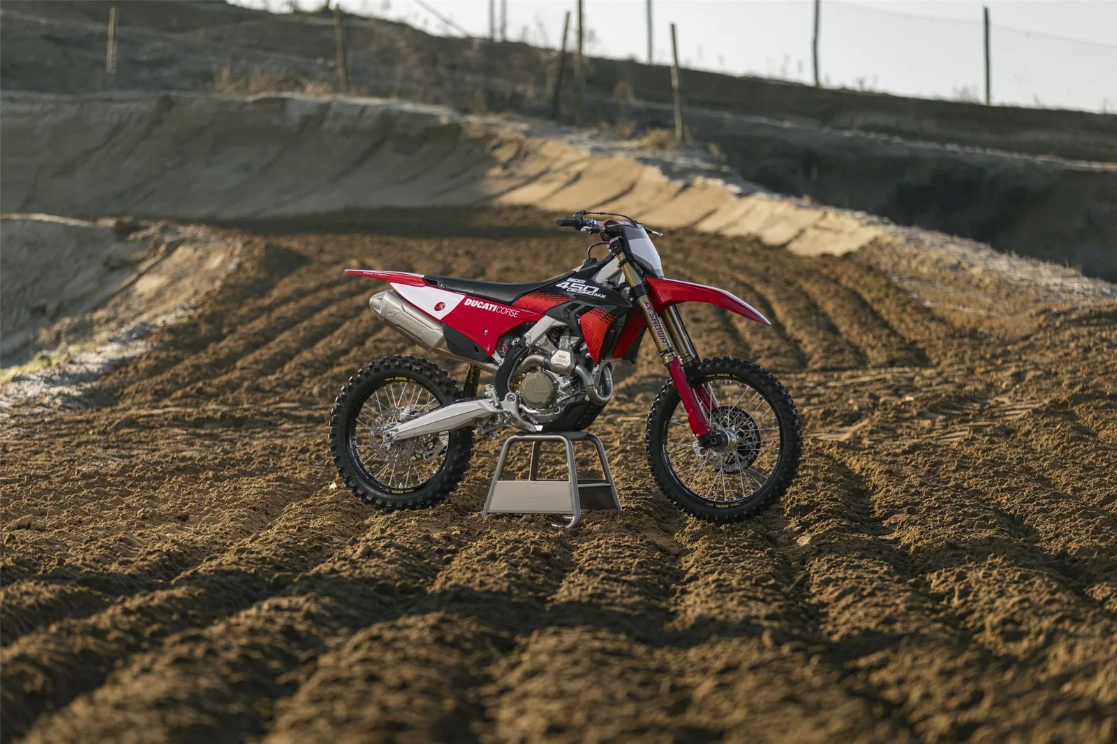 Ducati Desmo450 MX Factory