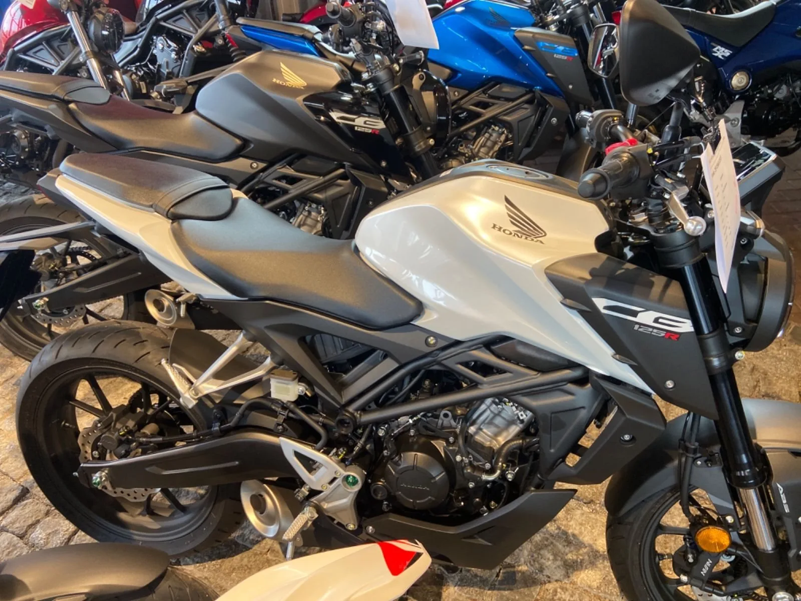 Honda CB125R