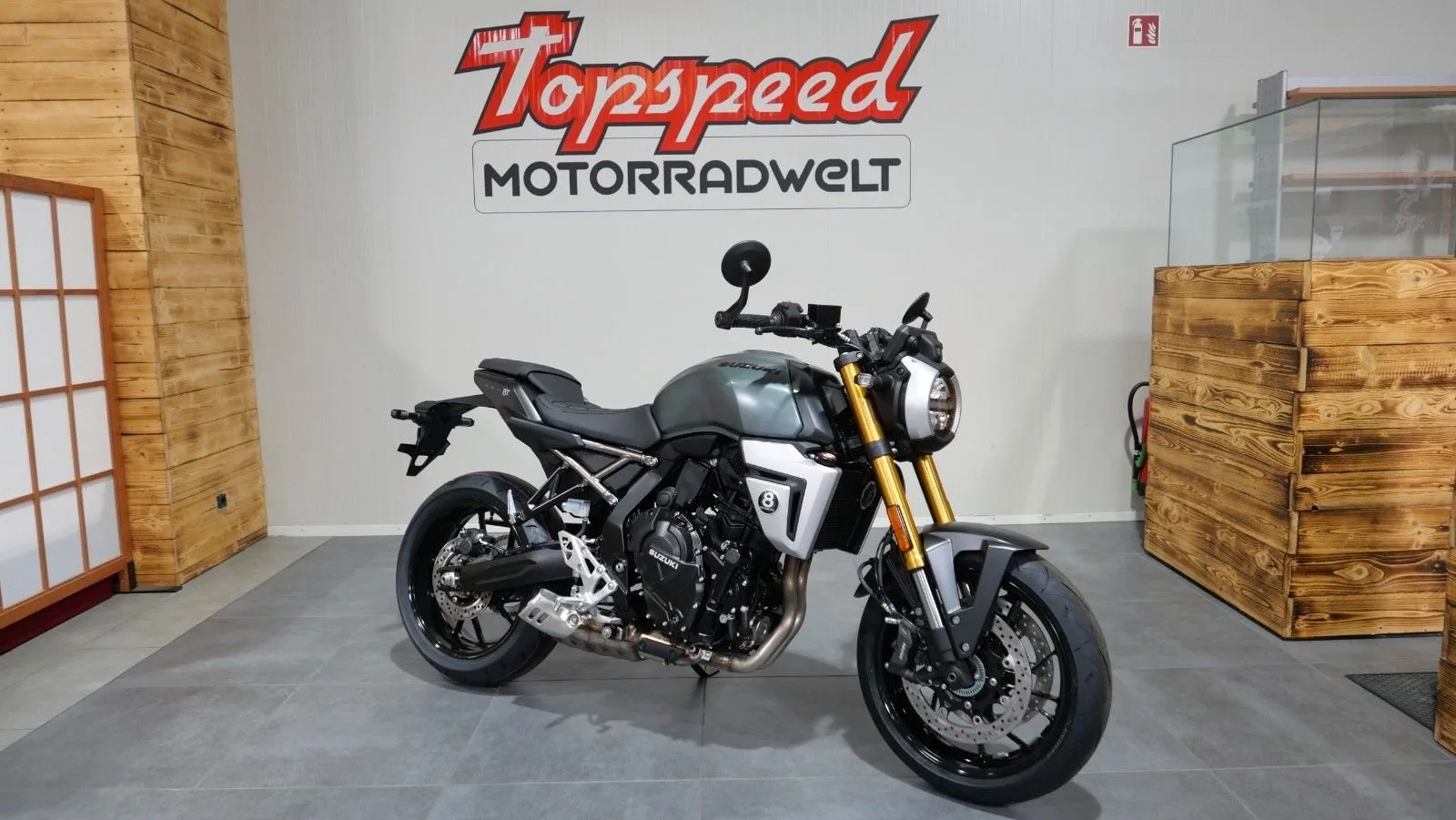 Suzuki GSX-8T