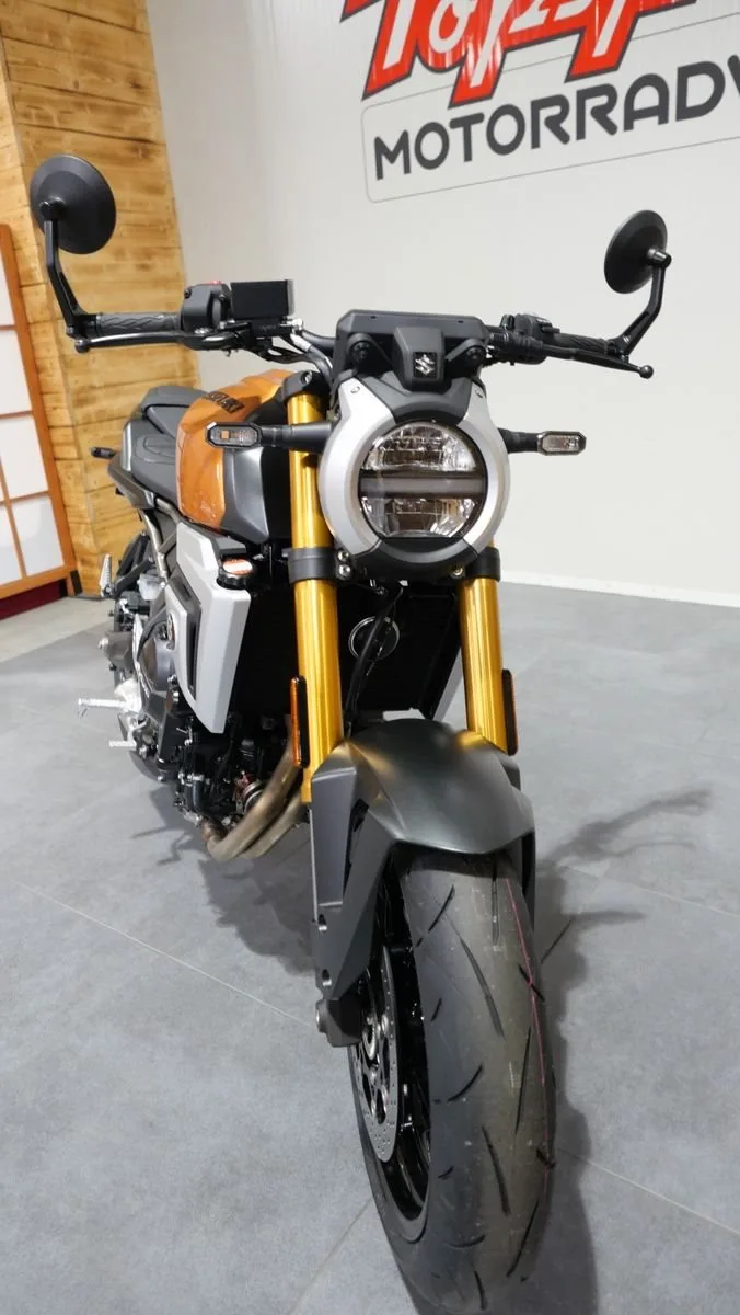 Suzuki GSX-8T