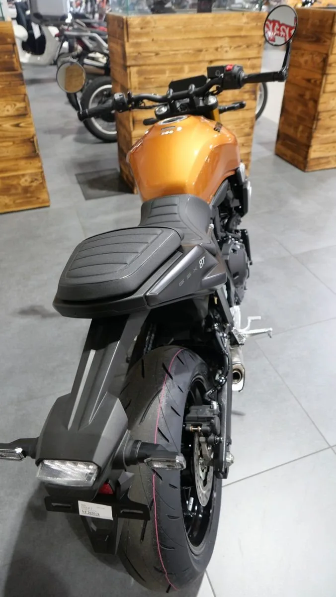 Suzuki GSX-8T