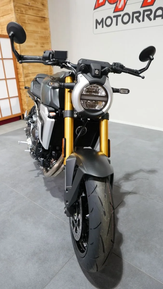 Suzuki GSX-8T