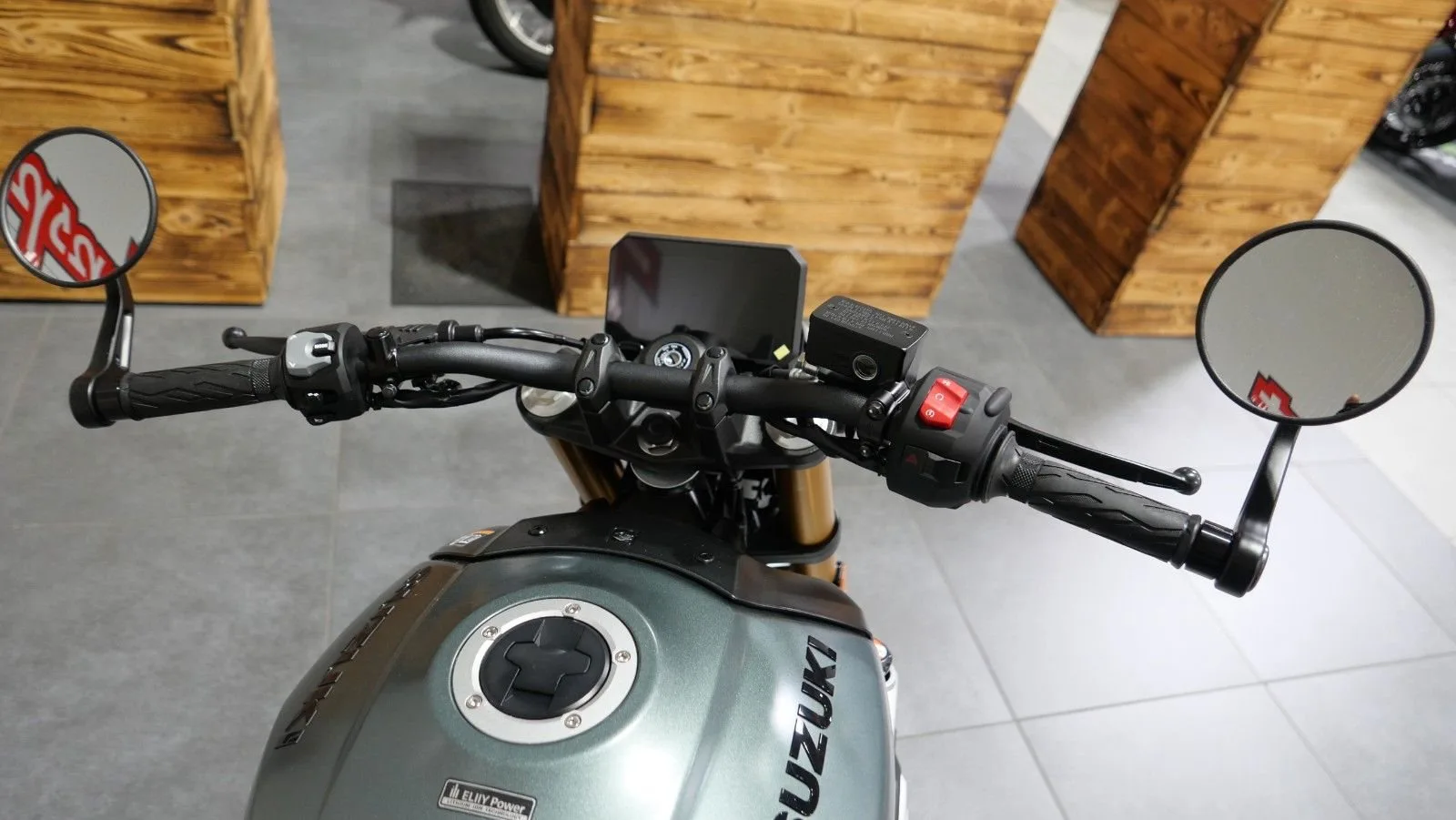 Suzuki GSX-8T