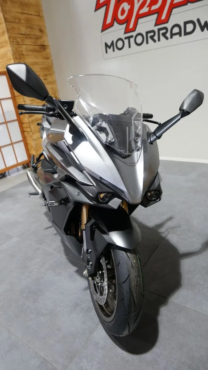 Suzuki GSX-S1000GT Travel Edition